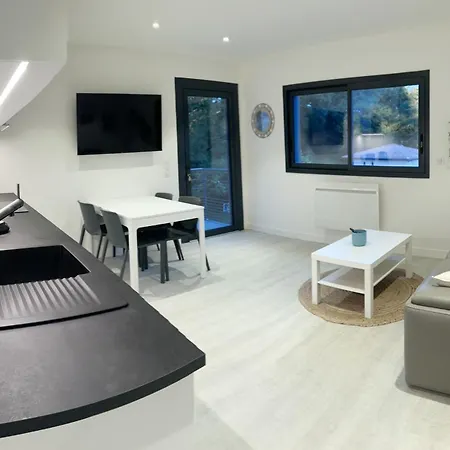 Egoitza Dans Les Pins Guethary Apartment